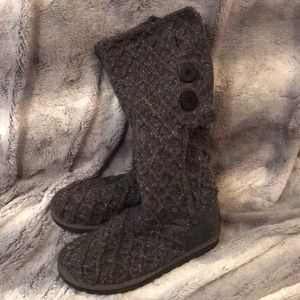 UGG classic cardy lattice boot!
